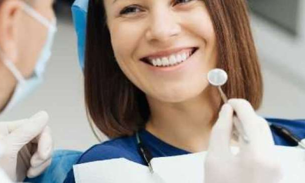 How to Choose the Right Dentist for Veneers